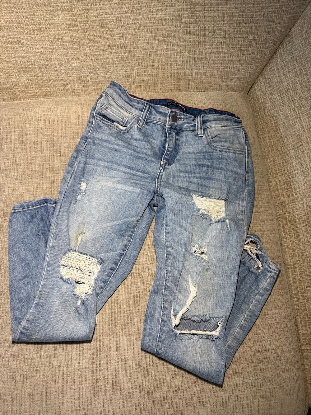 Fashion Nova Light Blue Boyfriend Jeans #fashionnova #jeans